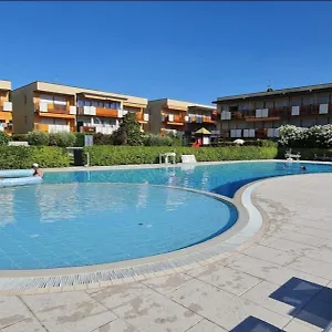benacus-pool-and-garden.it-lombardy.com/